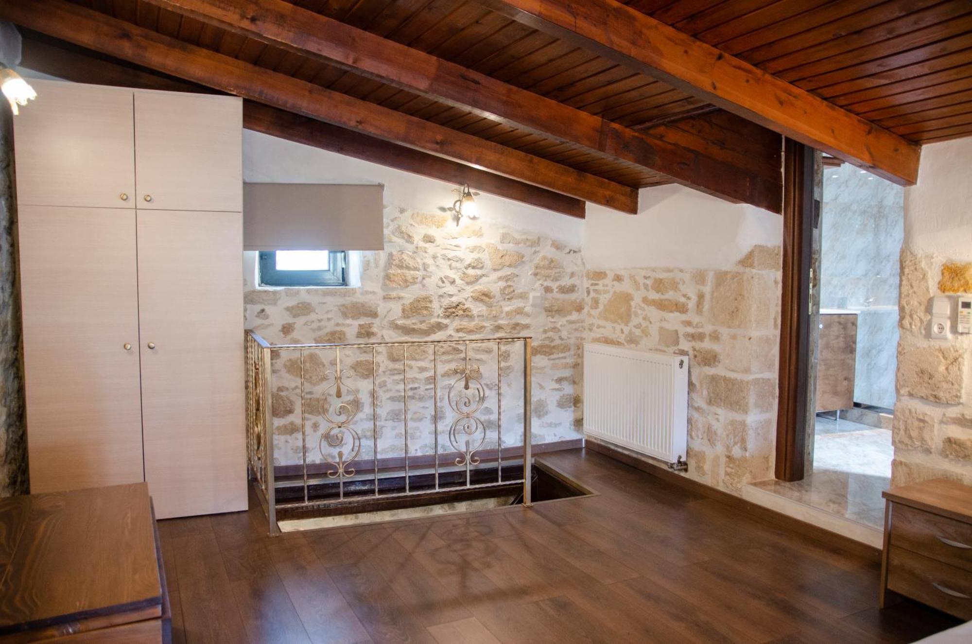 Holiday home Pyrgou With Shared Swimming Pool *