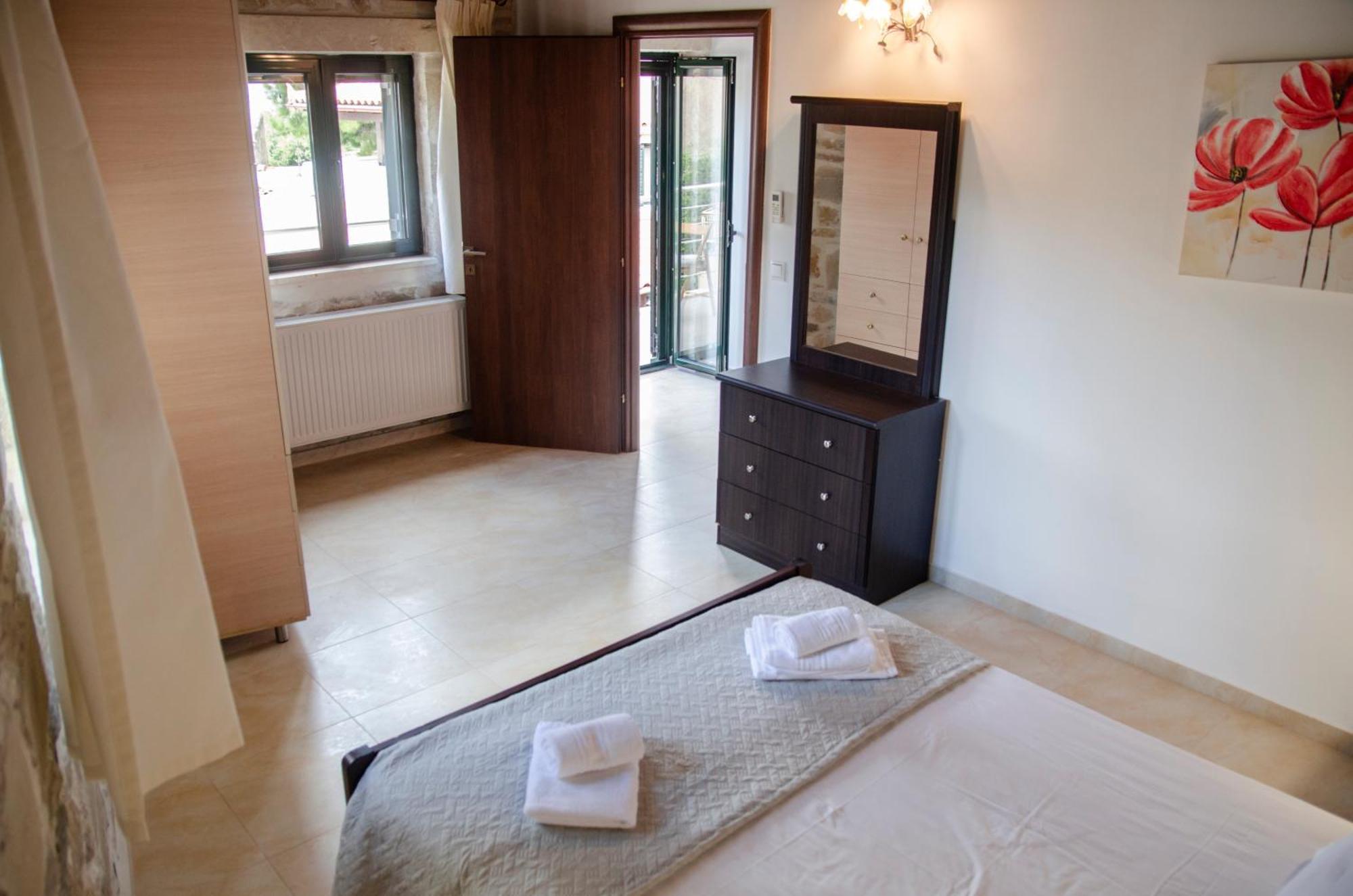Pyrgou With Shared Swimming Pool Holiday home Heraklion (Crete)