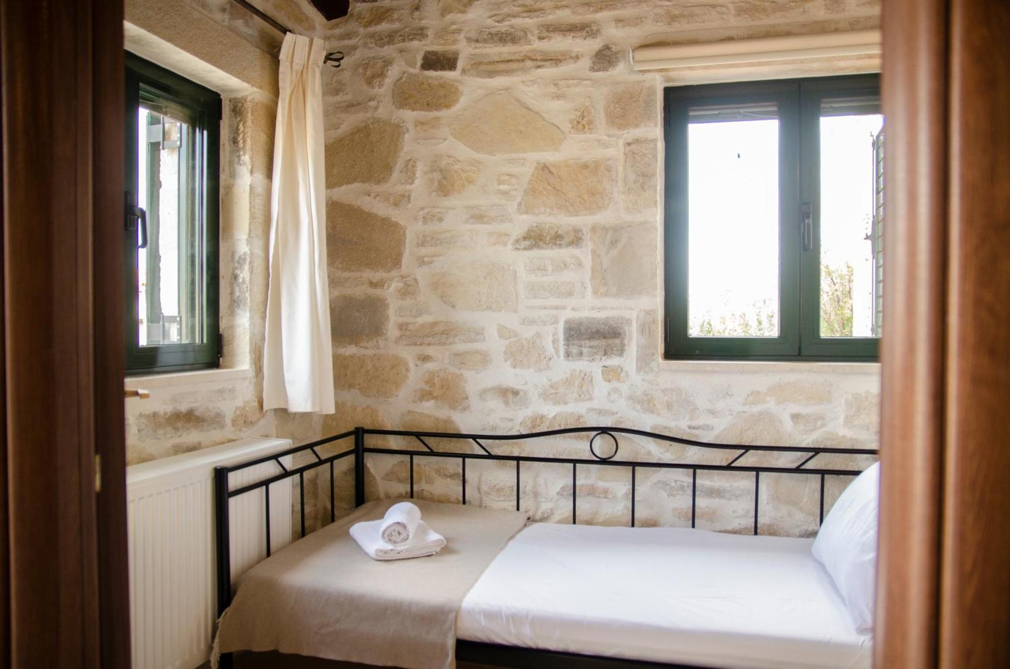 Pyrgou With Shared Swimming Pool Heraklion (Crete)