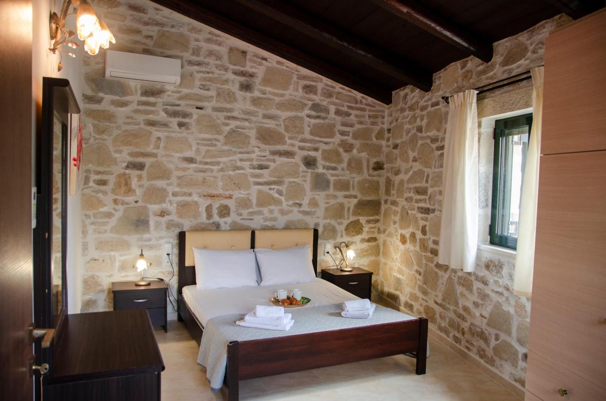 Pyrgou With Shared Swimming Pool *