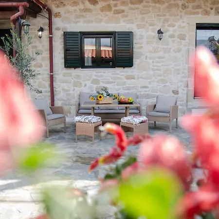 Pyrgou Villa With Shared Swimming Pool Heraklion  Exterior photo